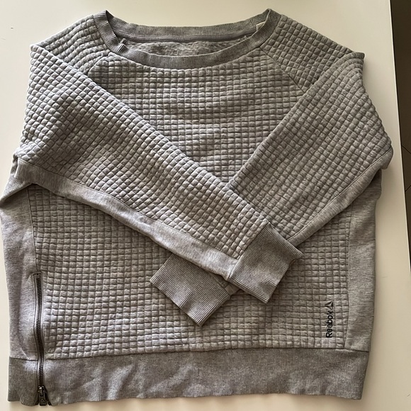 Reebok pull over - Picture 2 of 3